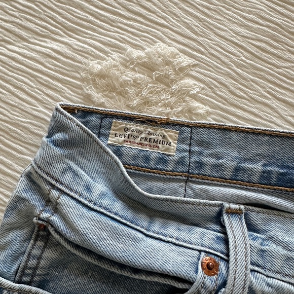 levi’s dad jeans 🤍 - Picture 4 of 5
